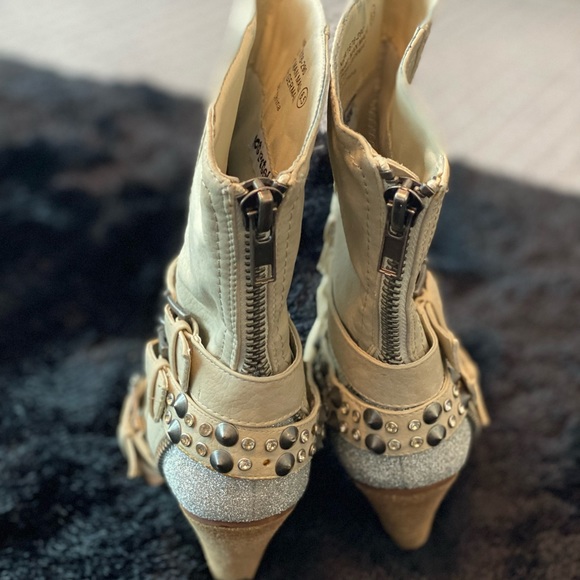 Buckle Boots - Picture 3 of 8